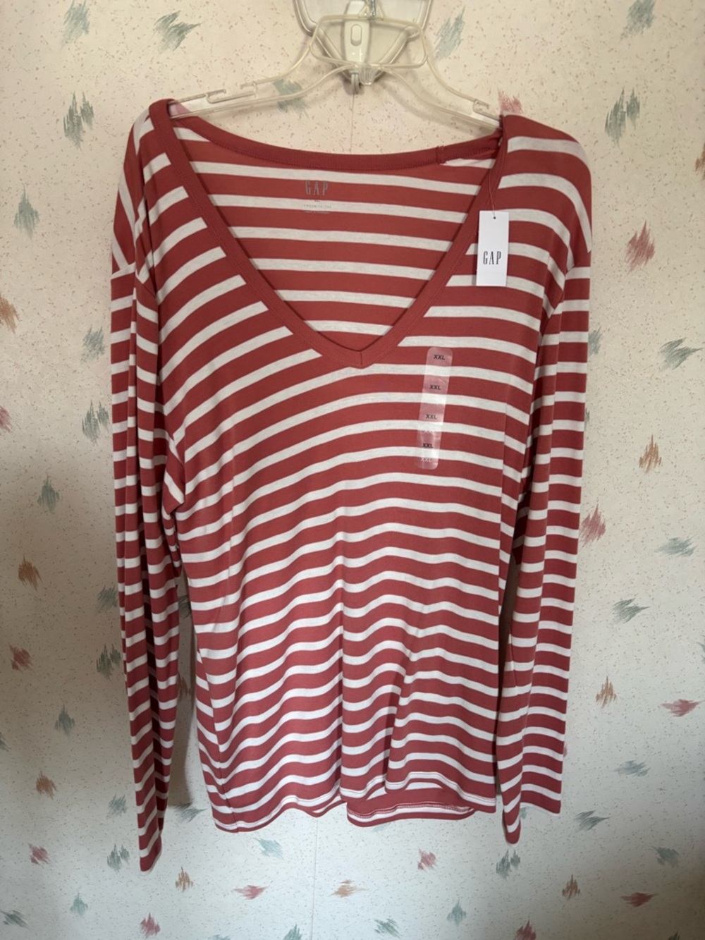 GAP Striped V-Neck Long Sleeve Top in Rust and White